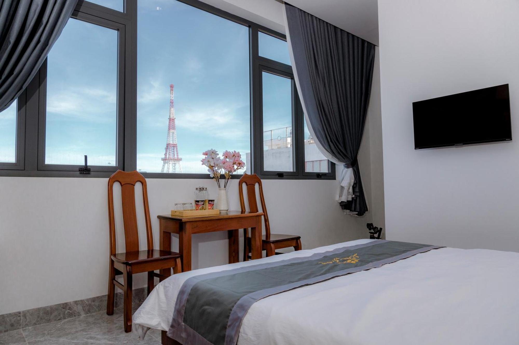 Loc Son Hotel Buon Ma Thuot Exterior photo