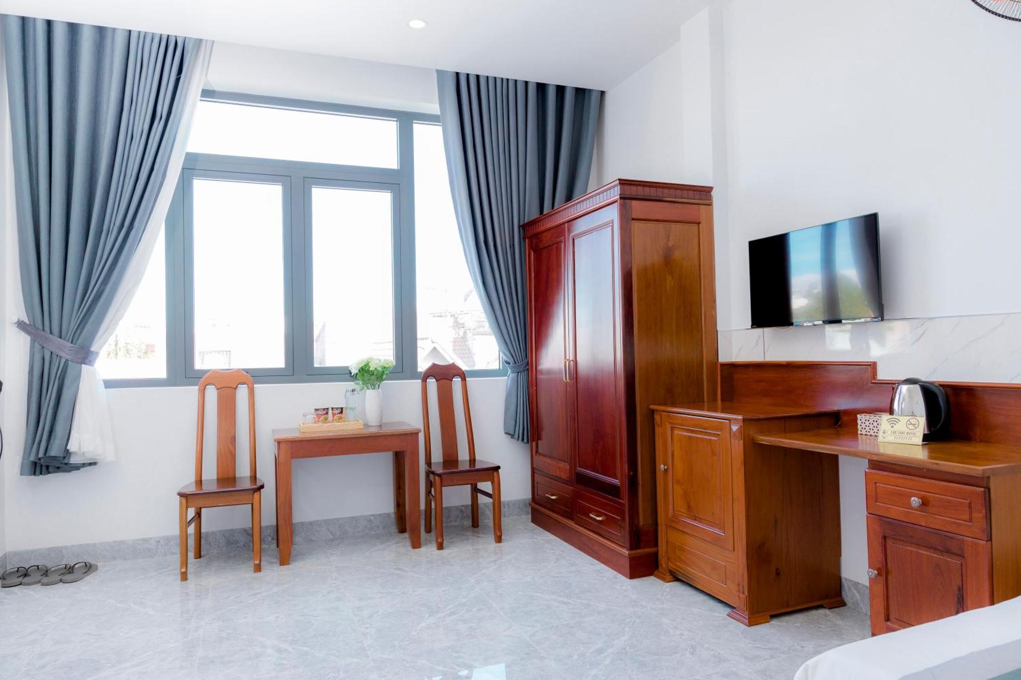 Loc Son Hotel Buon Ma Thuot Exterior photo