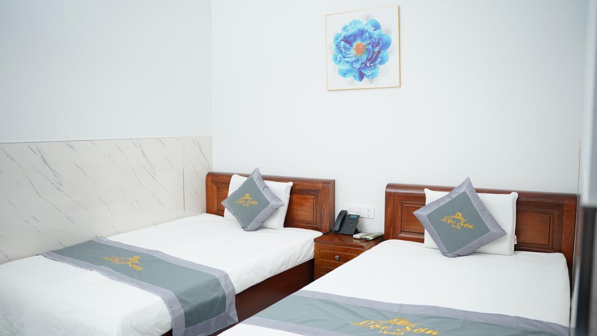 Loc Son Hotel Buon Ma Thuot Exterior photo