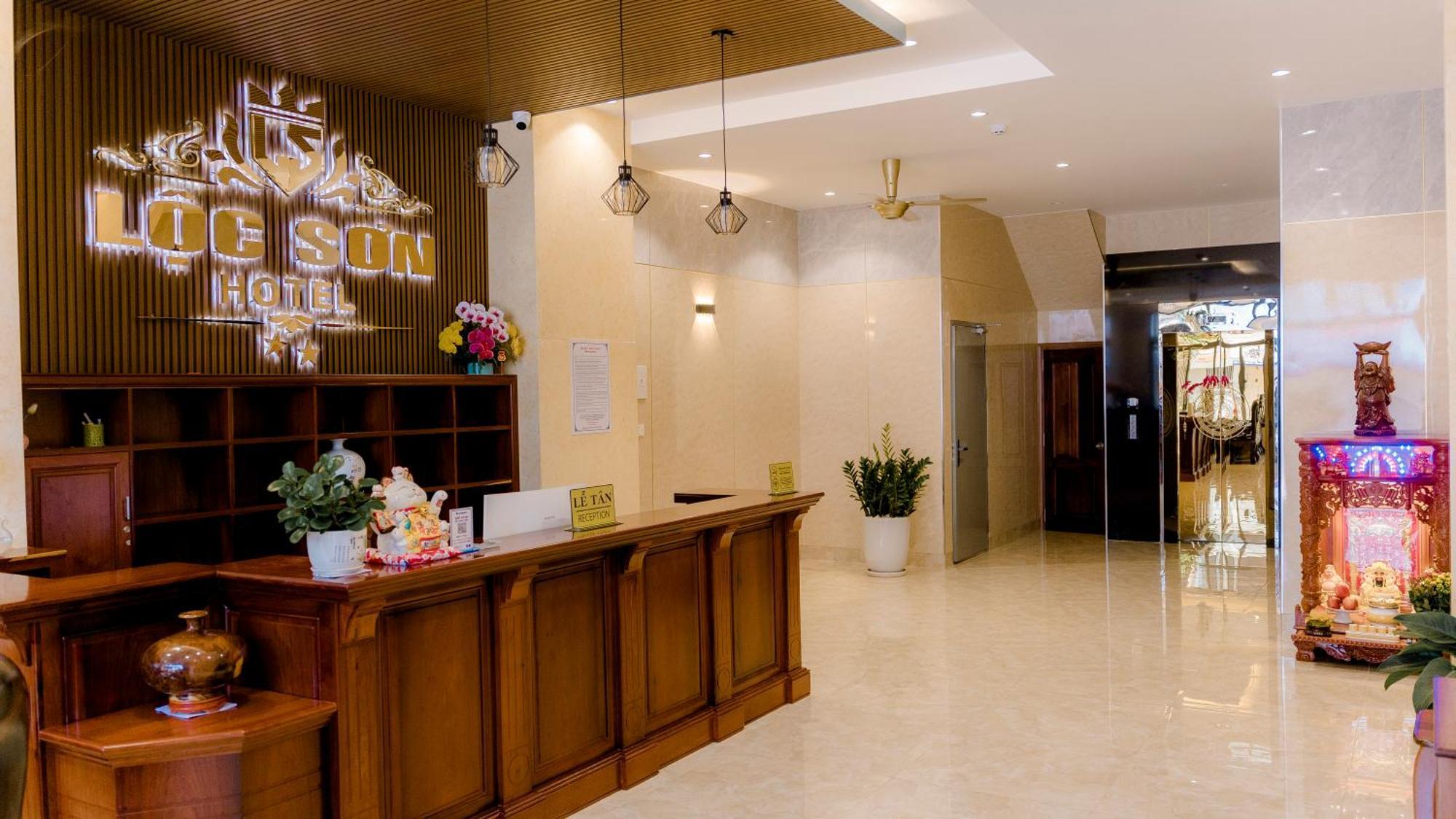 Loc Son Hotel Buon Ma Thuot Exterior photo